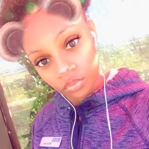 Meet your Posher, Demesha